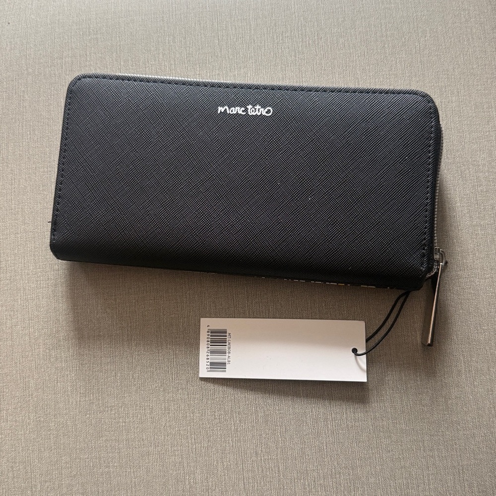 NWT Marc Tetro Large Wallet Zippered Coin - Group of Dogs on Black - 8"X 4.5"X1" - Picture 2 of 3